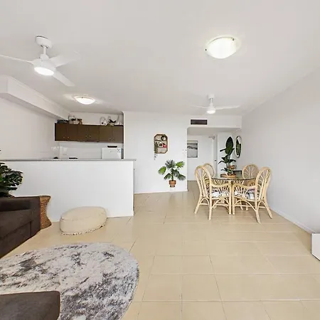 Yeppoon Cbd Furnished Apartment With Pool! Exterior photo