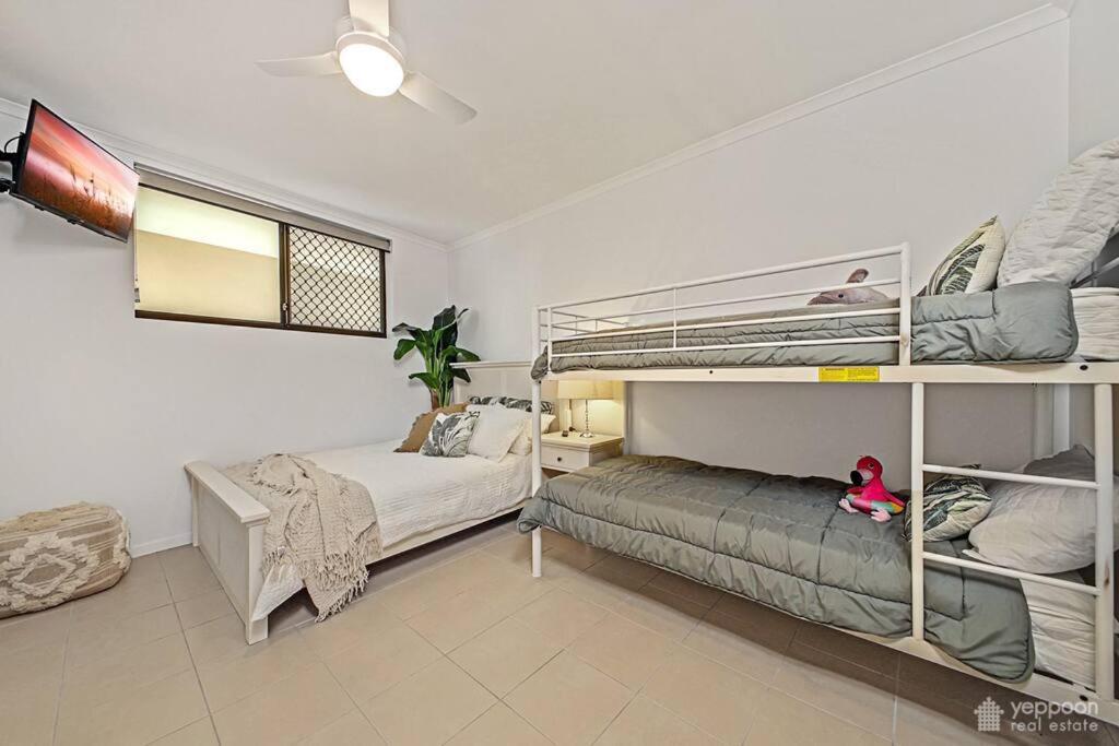 Apartment Cbd Furnished With Pool!